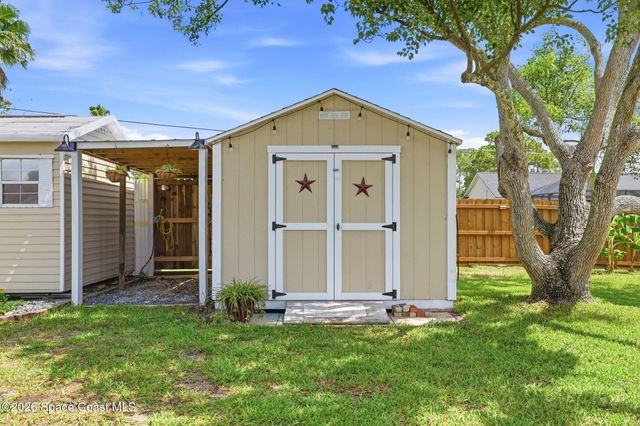 965 Elmont Street NW, Palm Bay, FL 32907