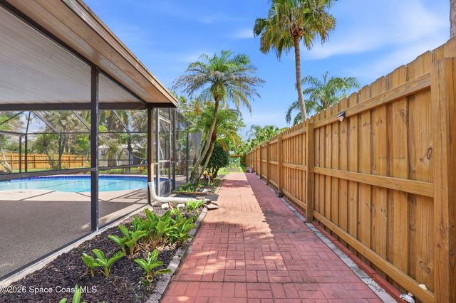 965 Elmont Street NW, Palm Bay, FL 32907
