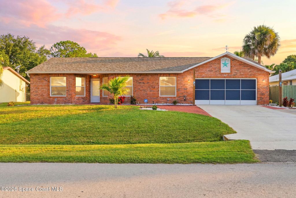 965 Elmont Street NW, Palm Bay, FL 32907