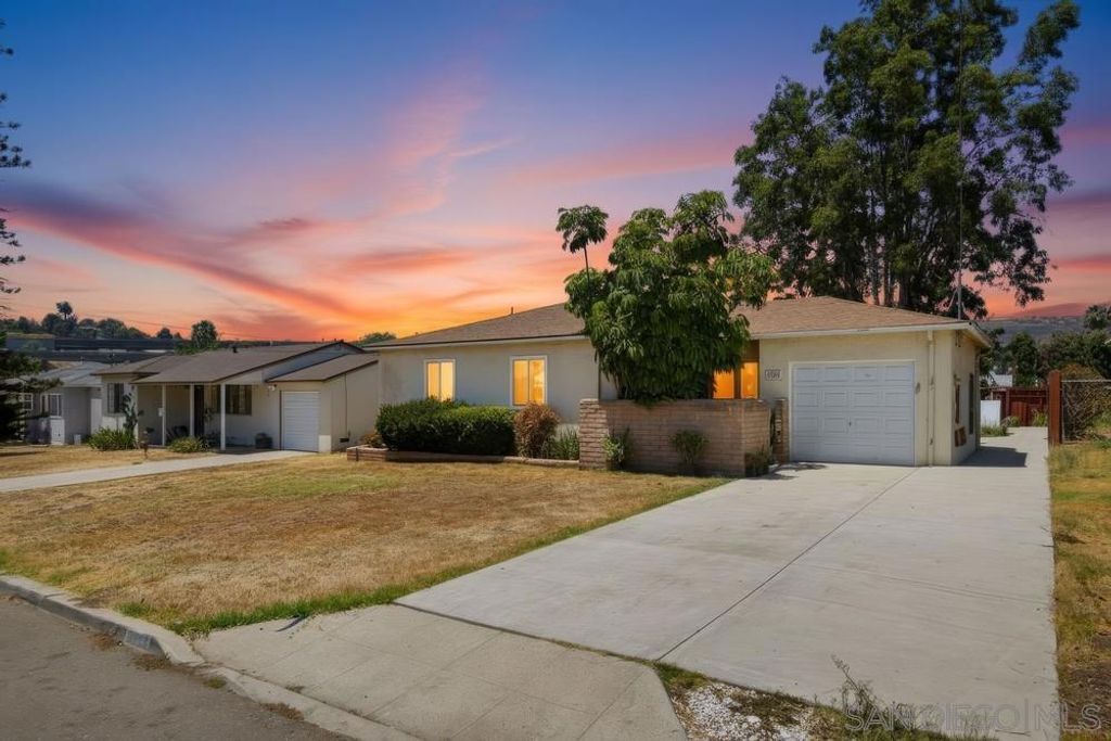 Image 1 of property listing at 3522 Foursome Dr, La Mesa, CA 91941