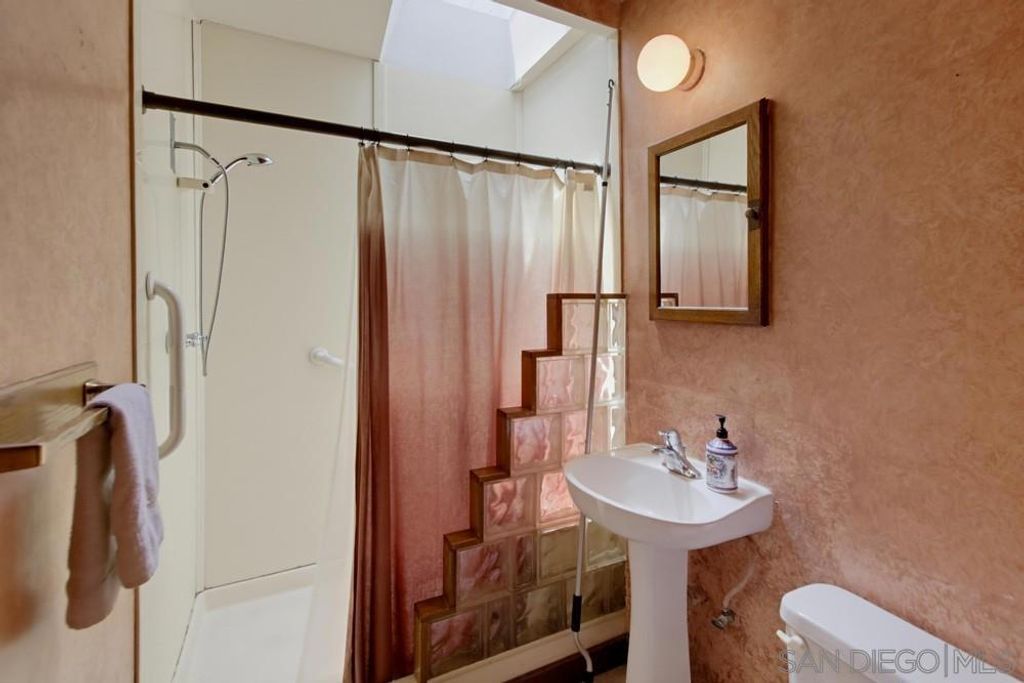 Image 11 of property listing at 3522 Foursome Dr, La Mesa, CA 91941