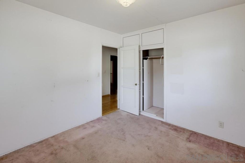 Image 15 of property listing at 3522 Foursome Dr, La Mesa, CA 91941