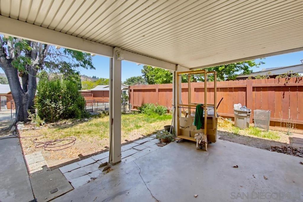 Image 19 of property listing at 3522 Foursome Dr, La Mesa, CA 91941