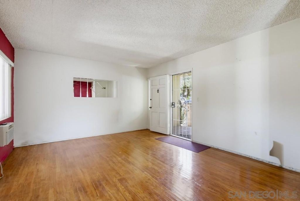 Image 6 of property listing at 3522 Foursome Dr, La Mesa, CA 91941