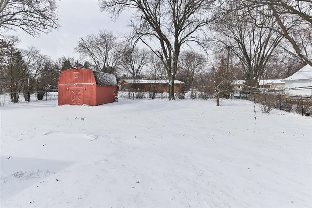 1326 Summit Drive, Schaumburg, IL 60193