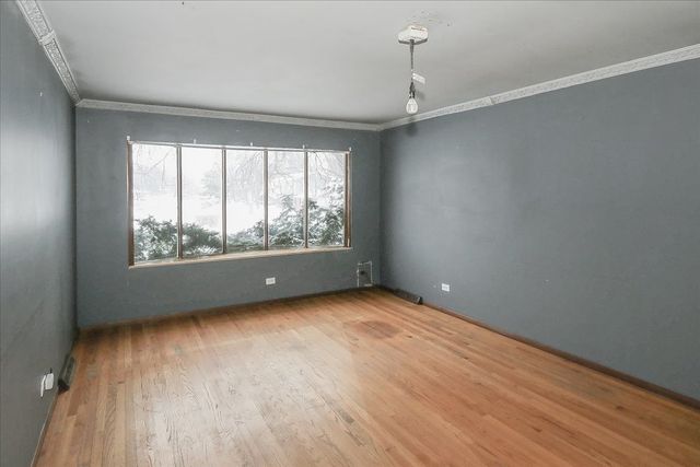 1326 Summit Drive, Schaumburg, IL 60193