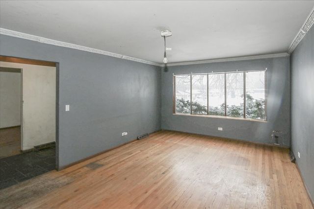 1326 Summit Drive, Schaumburg, IL 60193