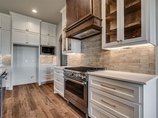 2218 W Cole Drive, Mustang, OK 73064