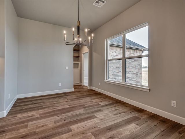 2218 W Cole Drive, Mustang, OK 73064