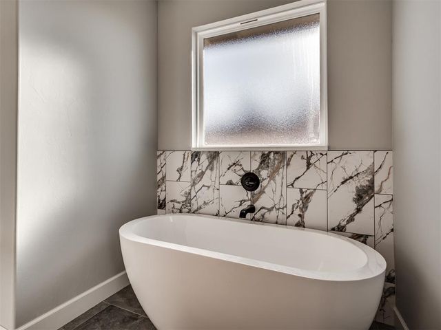 2218 W Cole Drive, Mustang, OK 73064