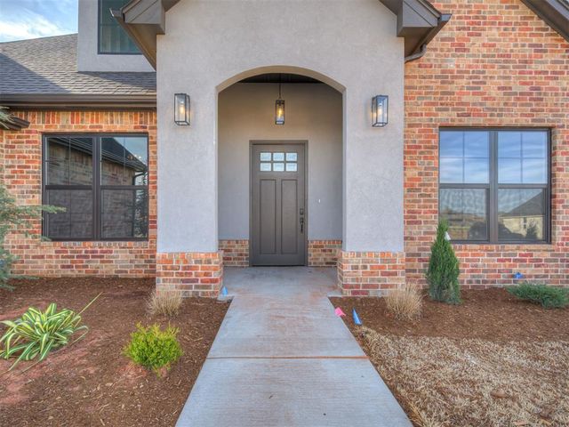 2218 W Cole Drive, Mustang, OK 73064