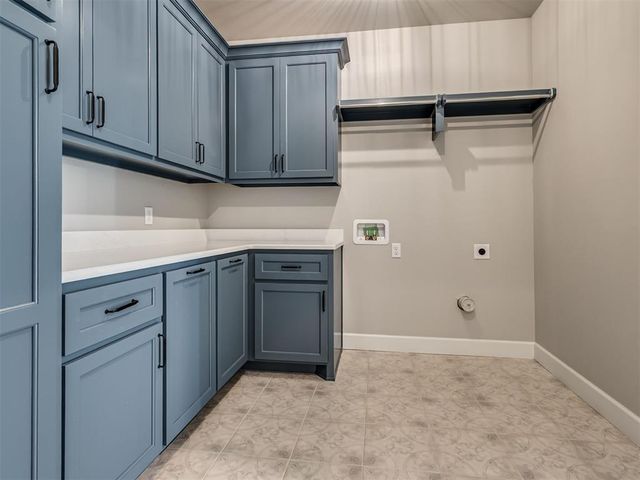 2218 W Cole Drive, Mustang, OK 73064