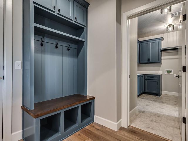 2218 W Cole Drive, Mustang, OK 73064