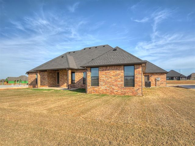 2218 W Cole Drive, Mustang, OK 73064