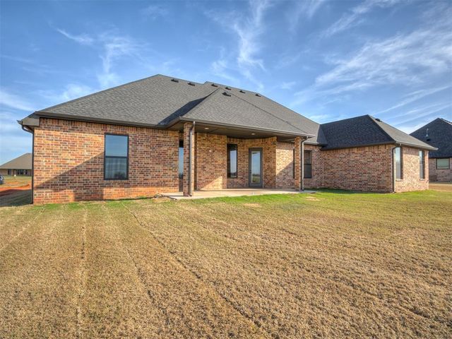 2218 W Cole Drive, Mustang, OK 73064
