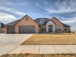 2218 W Cole Drive, Mustang, OK 73064