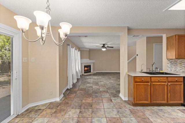 9615 Hillside Trail, San Antonio, TX 78250