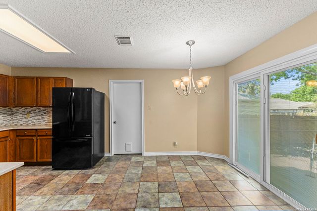 9615 Hillside Trail, San Antonio, TX 78250