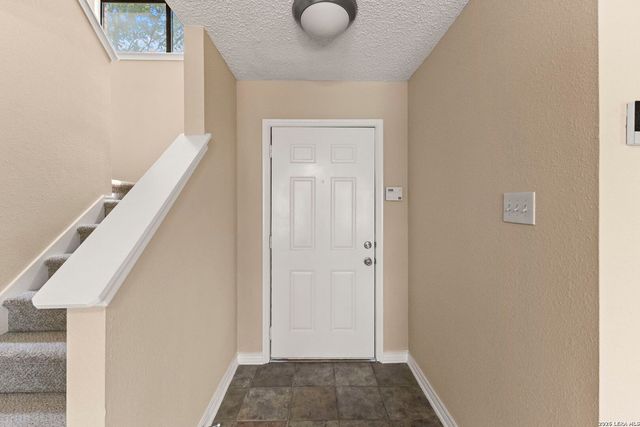 9615 Hillside Trail, San Antonio, TX 78250