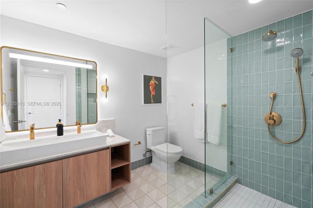 159 NE 6th St 3105, Miami, FL 33132