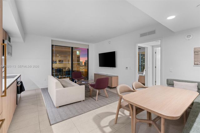 159 NE 6th St 3105, Miami, FL 33132