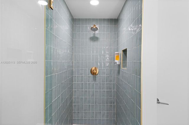 159 NE 6th St 3105, Miami, FL 33132