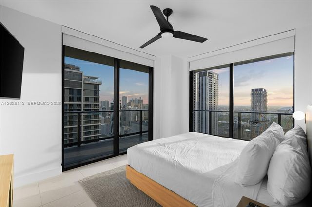 159 NE 6th St 3105, Miami, FL 33132