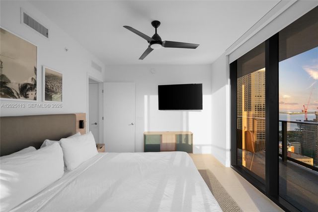 159 NE 6th St 3105, Miami, FL 33132