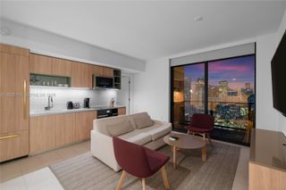 159 NE 6th St 3105, Miami, FL 33132