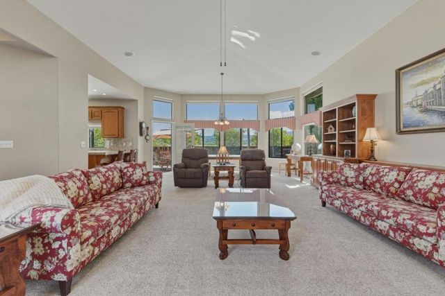 1290 Sonnys Way, Hollister, CA 95023