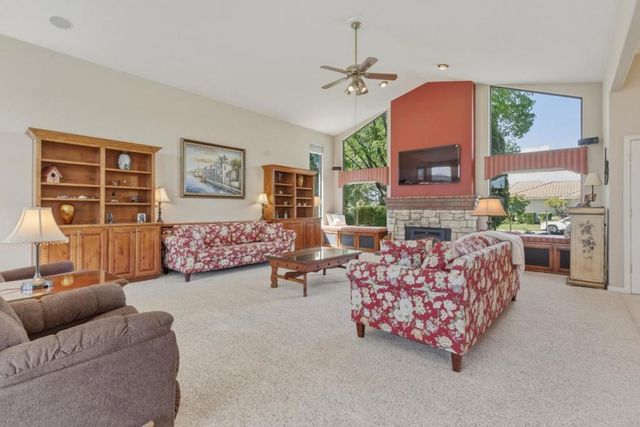 1290 Sonnys Way, Hollister, CA 95023