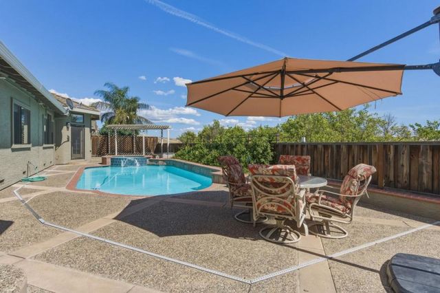 1290 Sonnys Way, Hollister, CA 95023