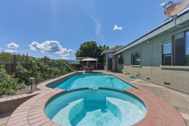 1290 Sonnys Way, Hollister, CA 95023