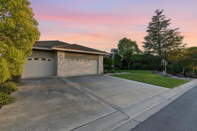 1290 Sonnys Way, Hollister, CA 95023