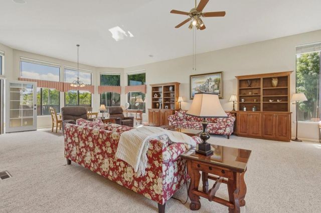 1290 Sonnys Way, Hollister, CA 95023