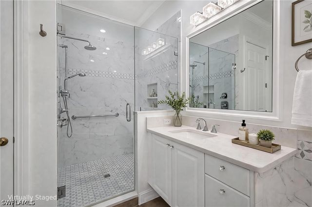 5021 Maxwell CIR 101, Naples, FL 34105