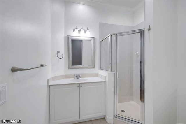 5021 Maxwell CIR 101, Naples, FL 34105