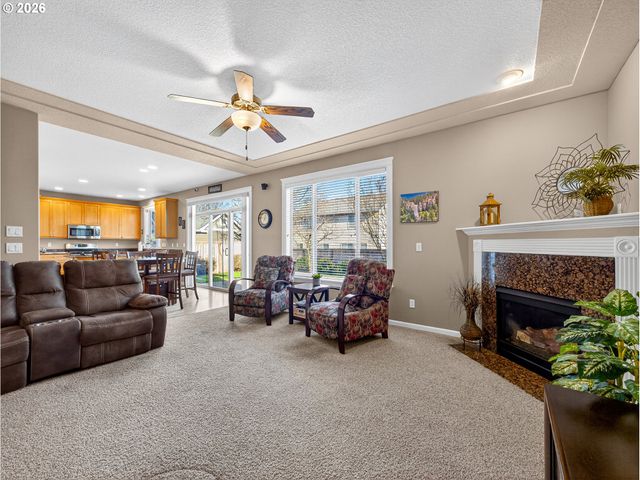 633 JUNE Dr, Molalla, OR 97038