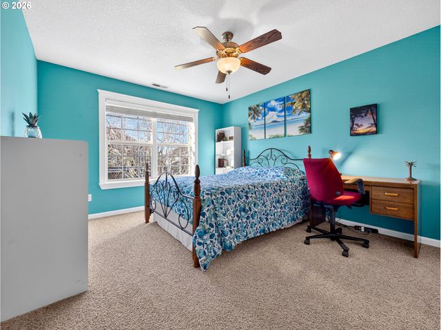 633 JUNE Dr, Molalla, OR 97038