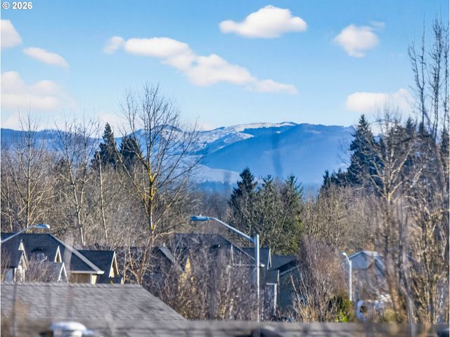 633 JUNE Dr, Molalla, OR 97038