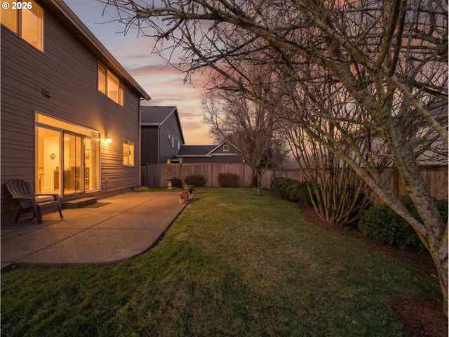 633 JUNE Dr, Molalla, OR 97038