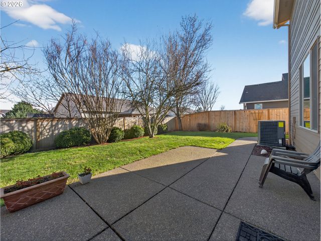 633 JUNE Dr, Molalla, OR 97038