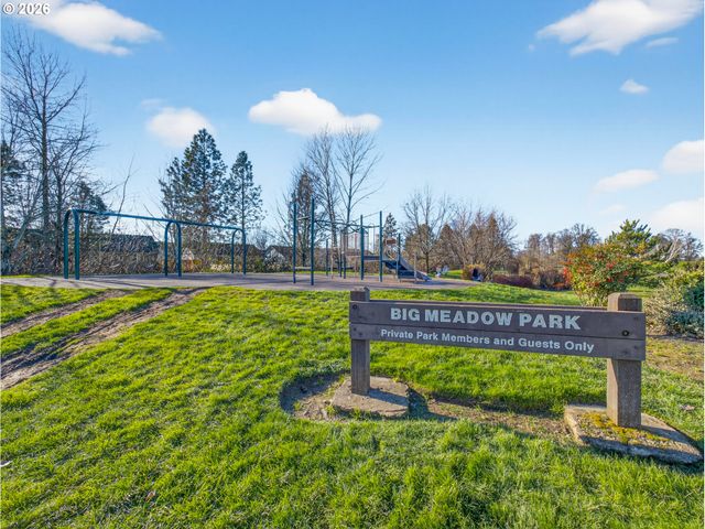 633 JUNE Dr, Molalla, OR 97038