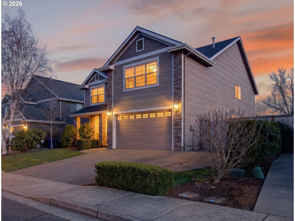 633 JUNE Dr, Molalla, OR 97038