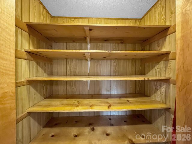 122 Vinewood Drive, Waynesville, NC 28786