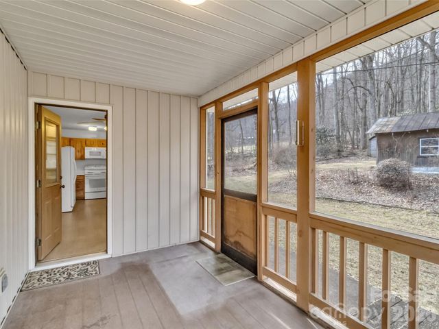 122 Vinewood Drive, Waynesville, NC 28786