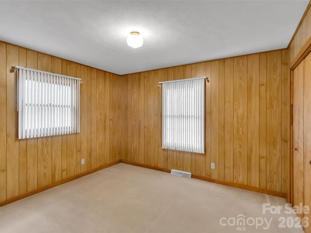 122 Vinewood Drive, Waynesville, NC 28786