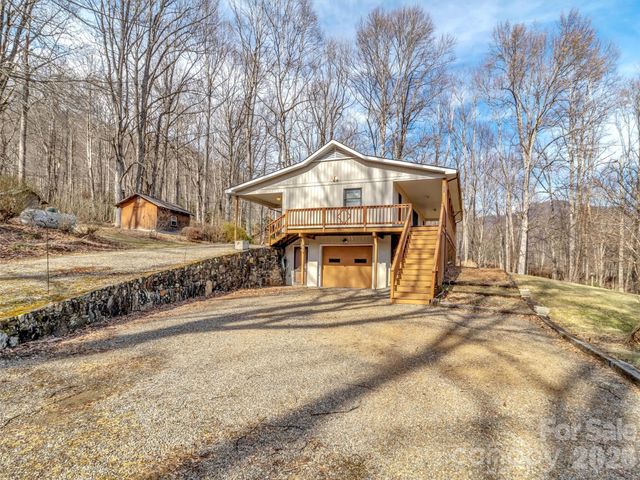 122 Vinewood Drive, Waynesville, NC 28786