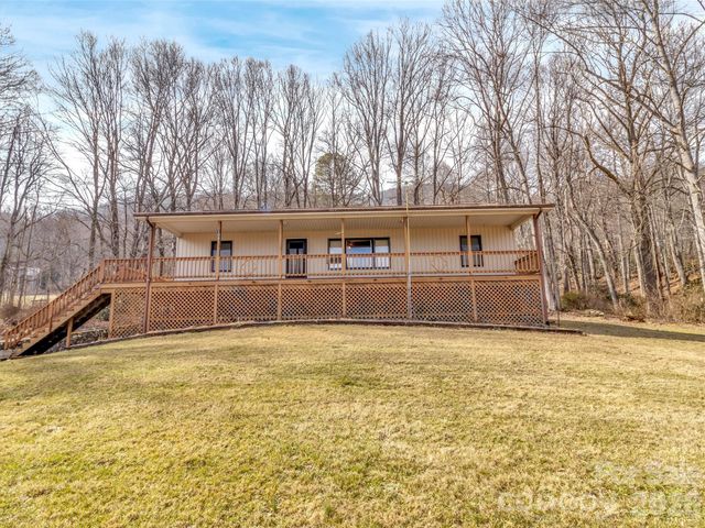 122 Vinewood Drive, Waynesville, NC 28786