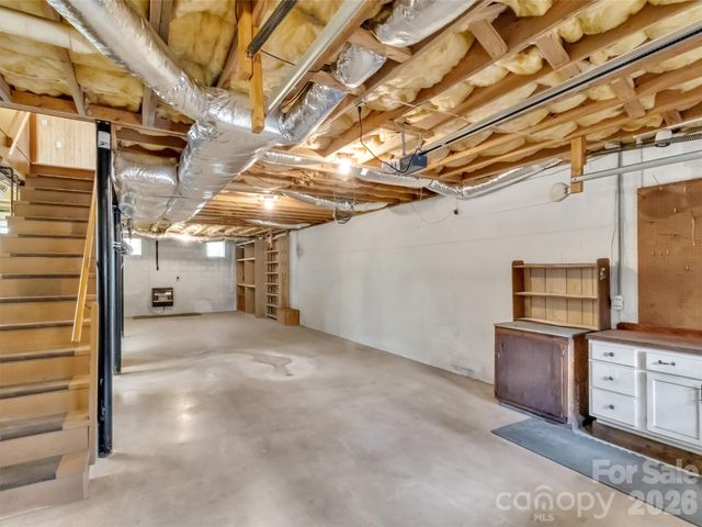 122 Vinewood Drive, Waynesville, NC 28786